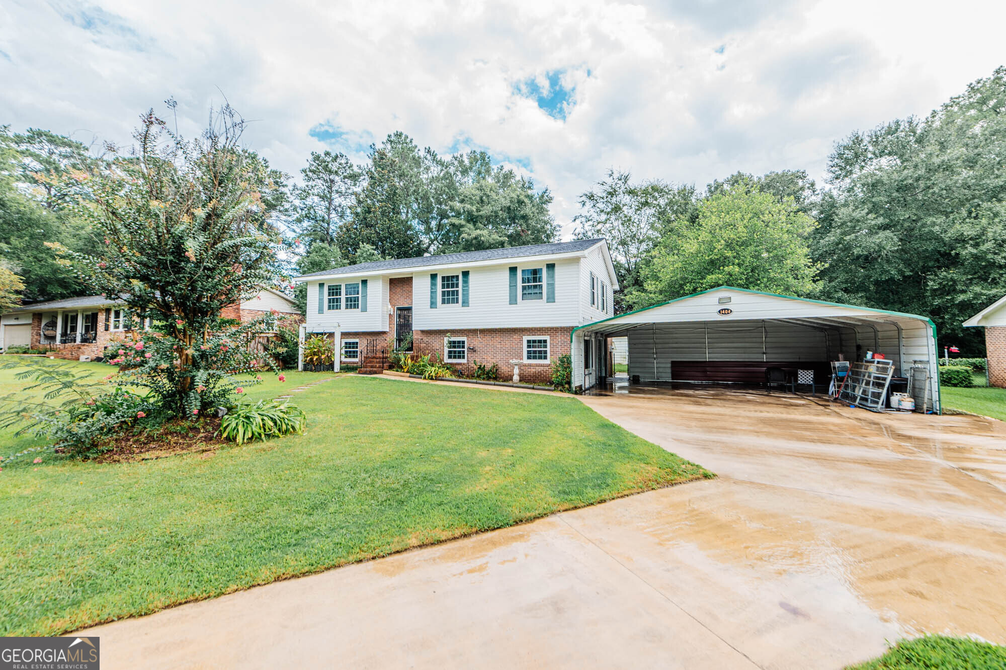 1404 Cambridge RD