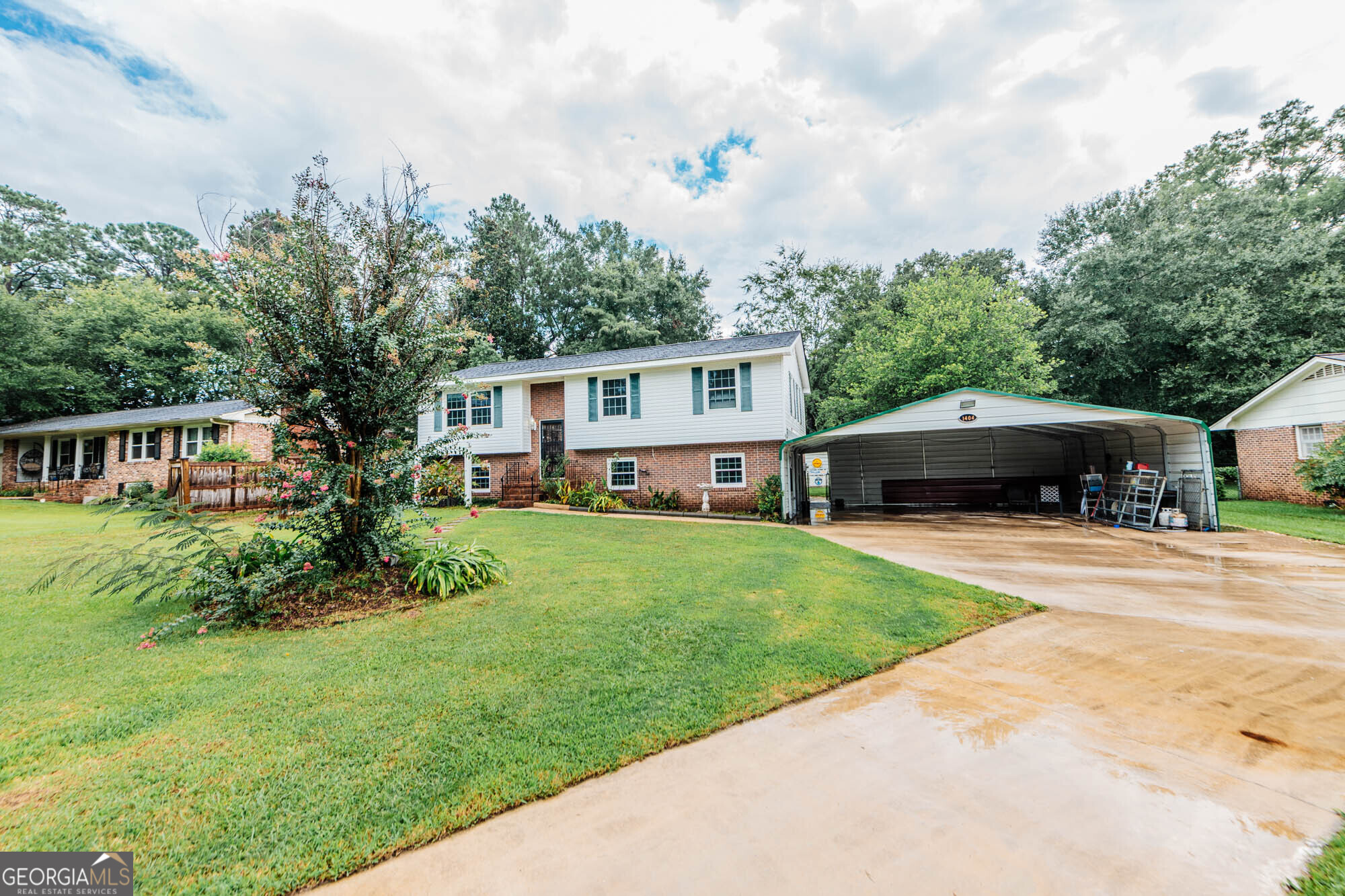 1404 Cambridge RD