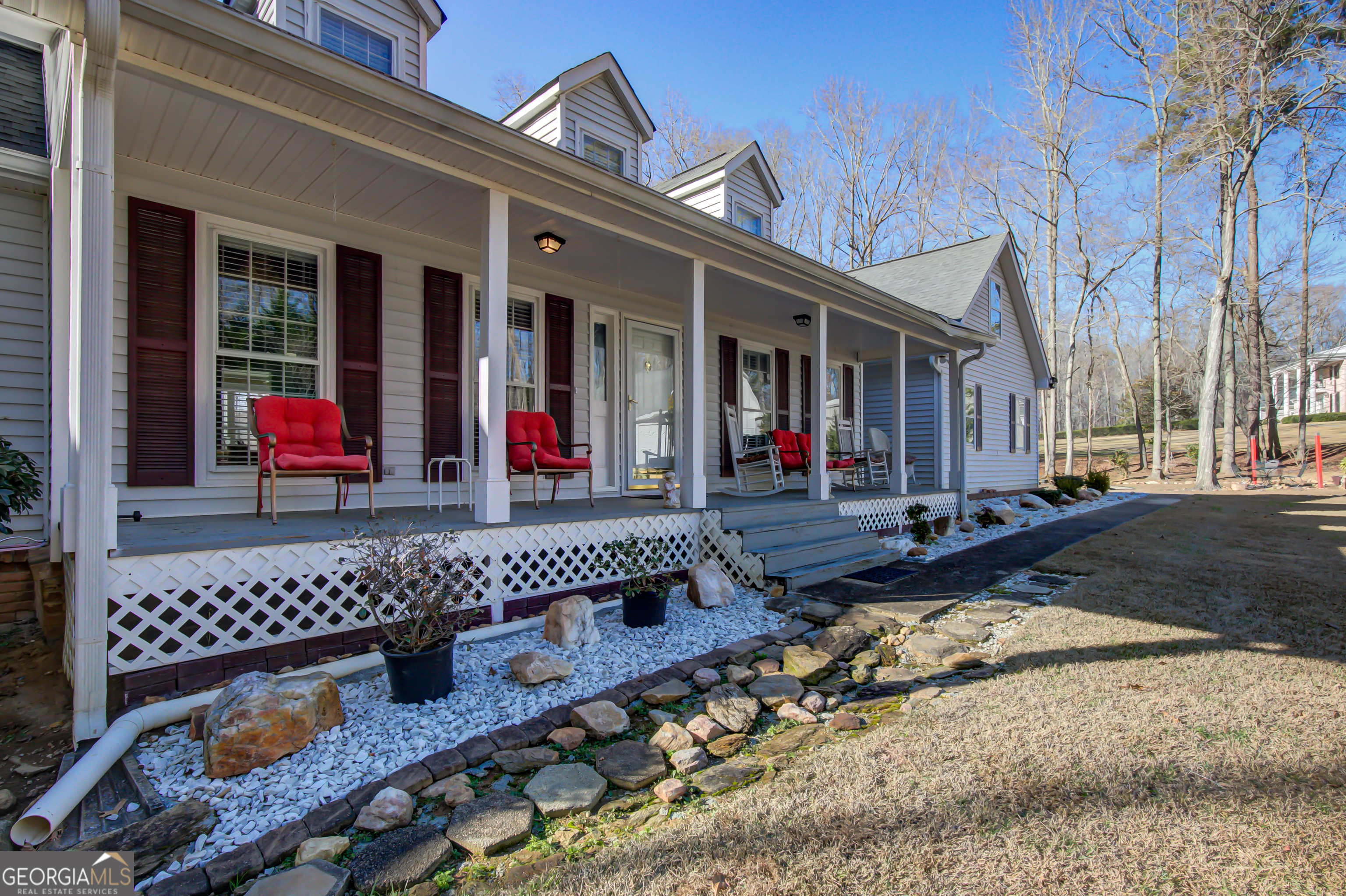 Photo 1 of 195 — 6450 Lake Sara Glen DR, Douglasville, GA 30135