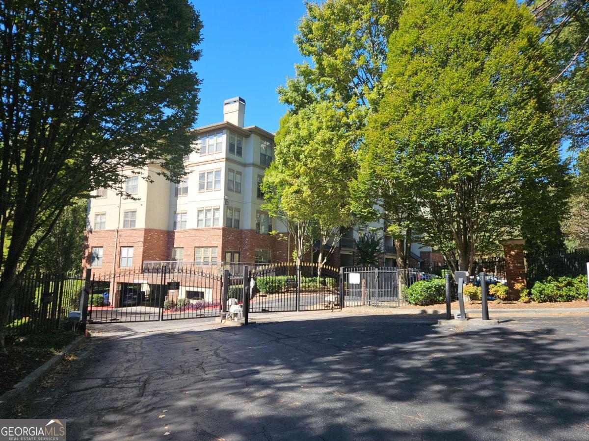 5559 Glenridge DR 2402