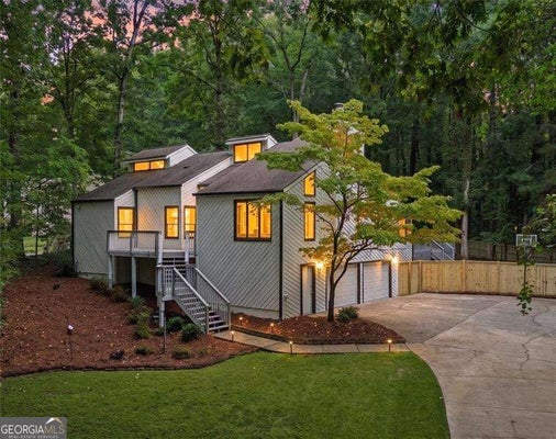 2215 CARLYLE DR, MARIETTA, GA 30062 - Image 67cea34b63a4c4a0d8aab8b4a9ab58af/2316822405