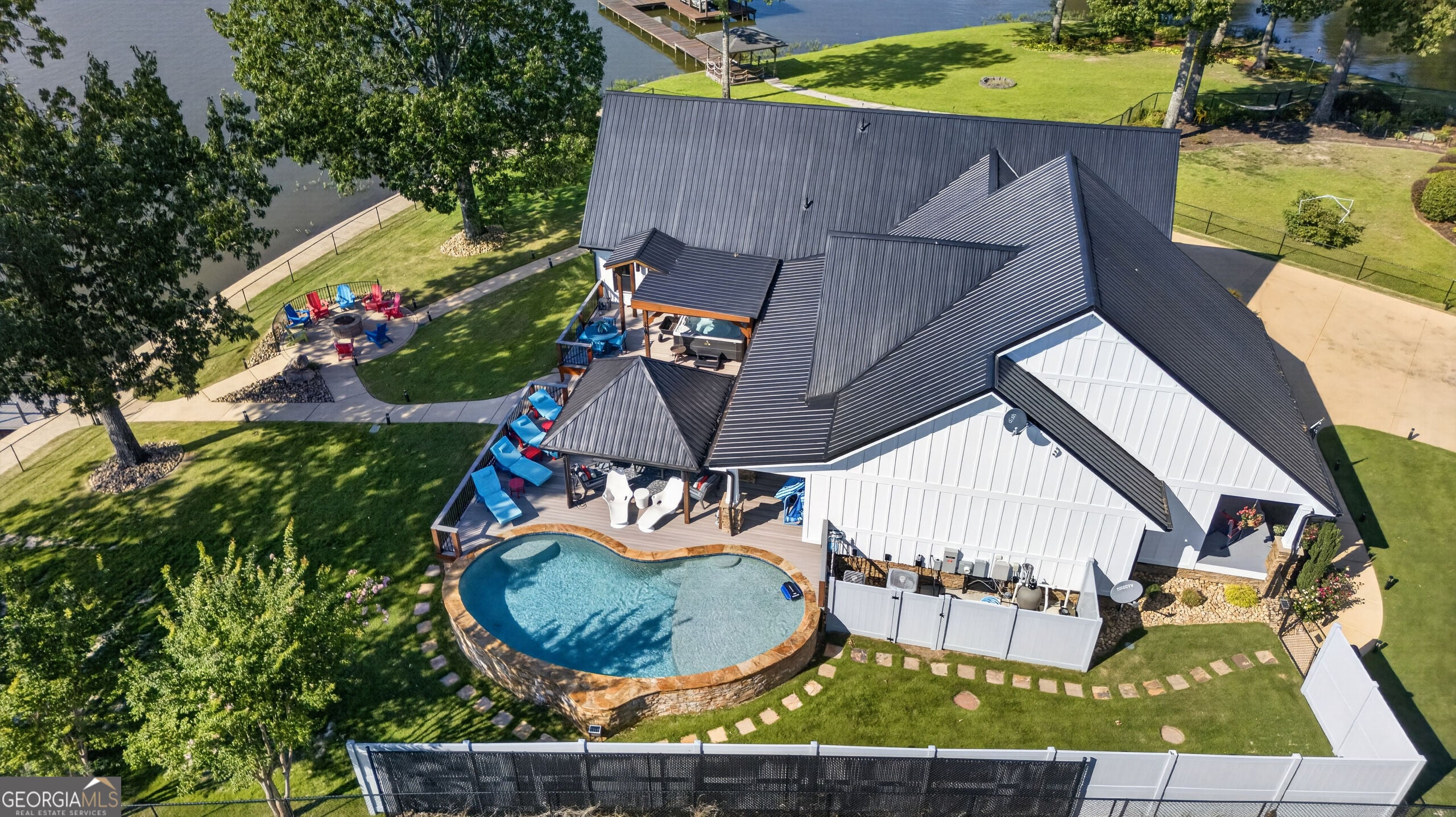 3465 River Pointe Dr