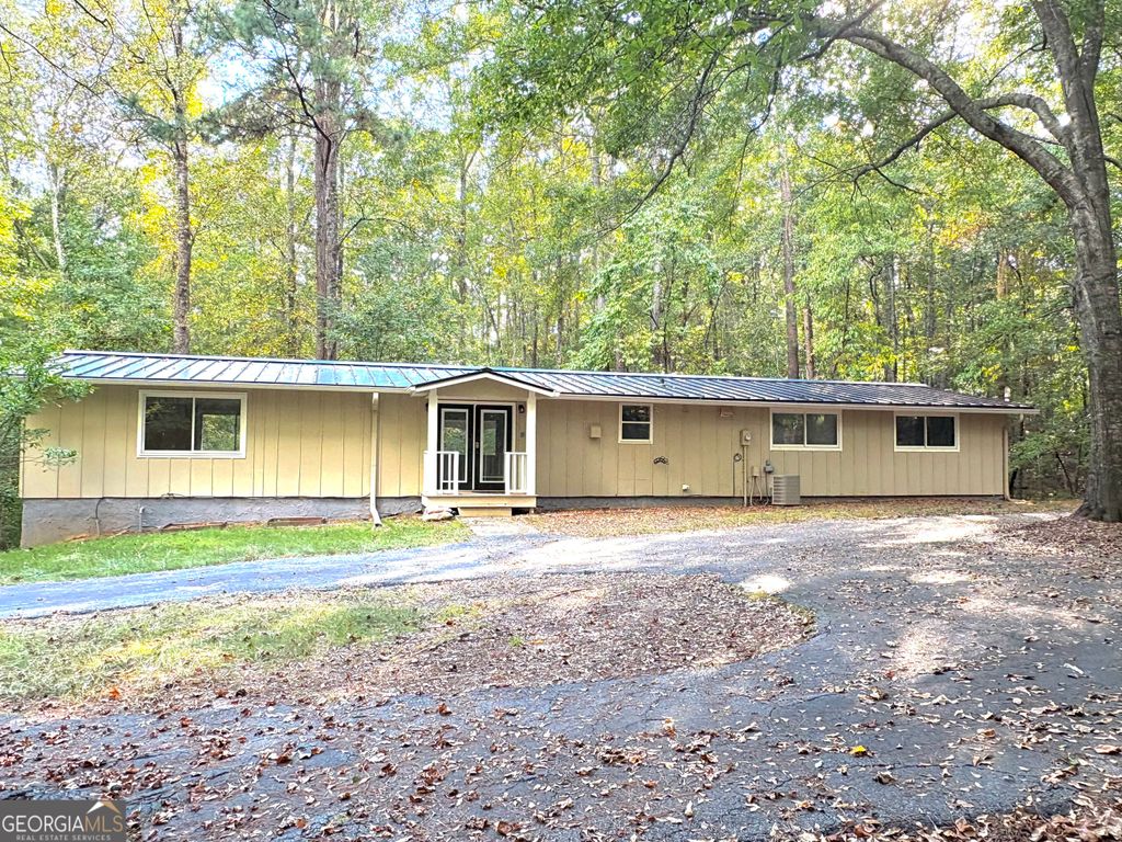 Photo of 435 Sherwood Road, Fayetteville, GA 30215 (MLS # 10679970)