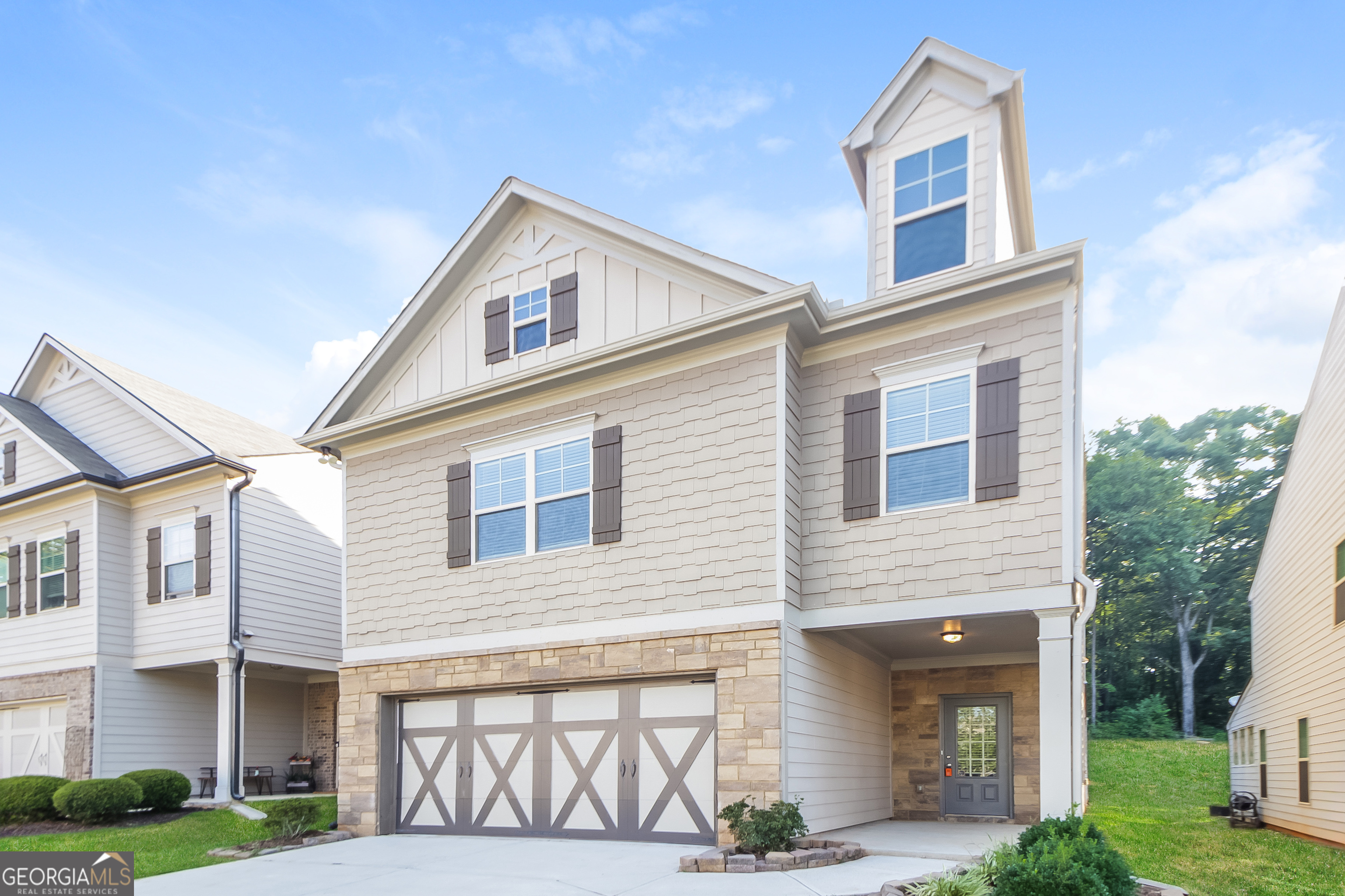 2225 Black Pebble CIR