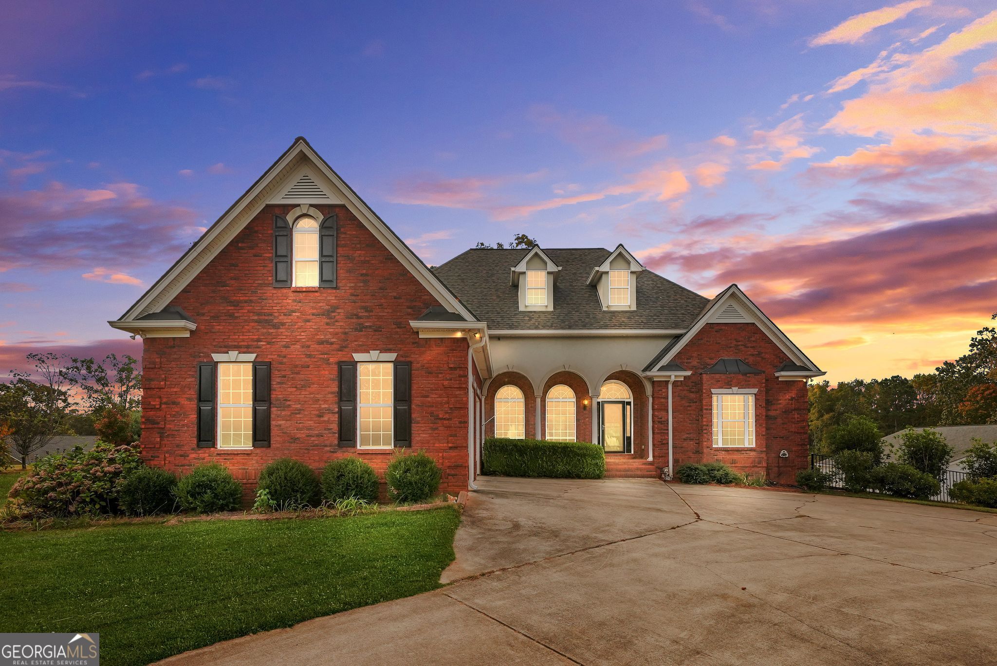 1016 Windsock WAY