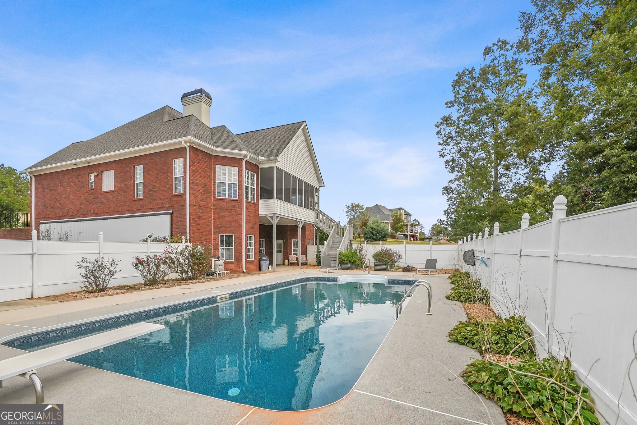 1016 Windsock WAY