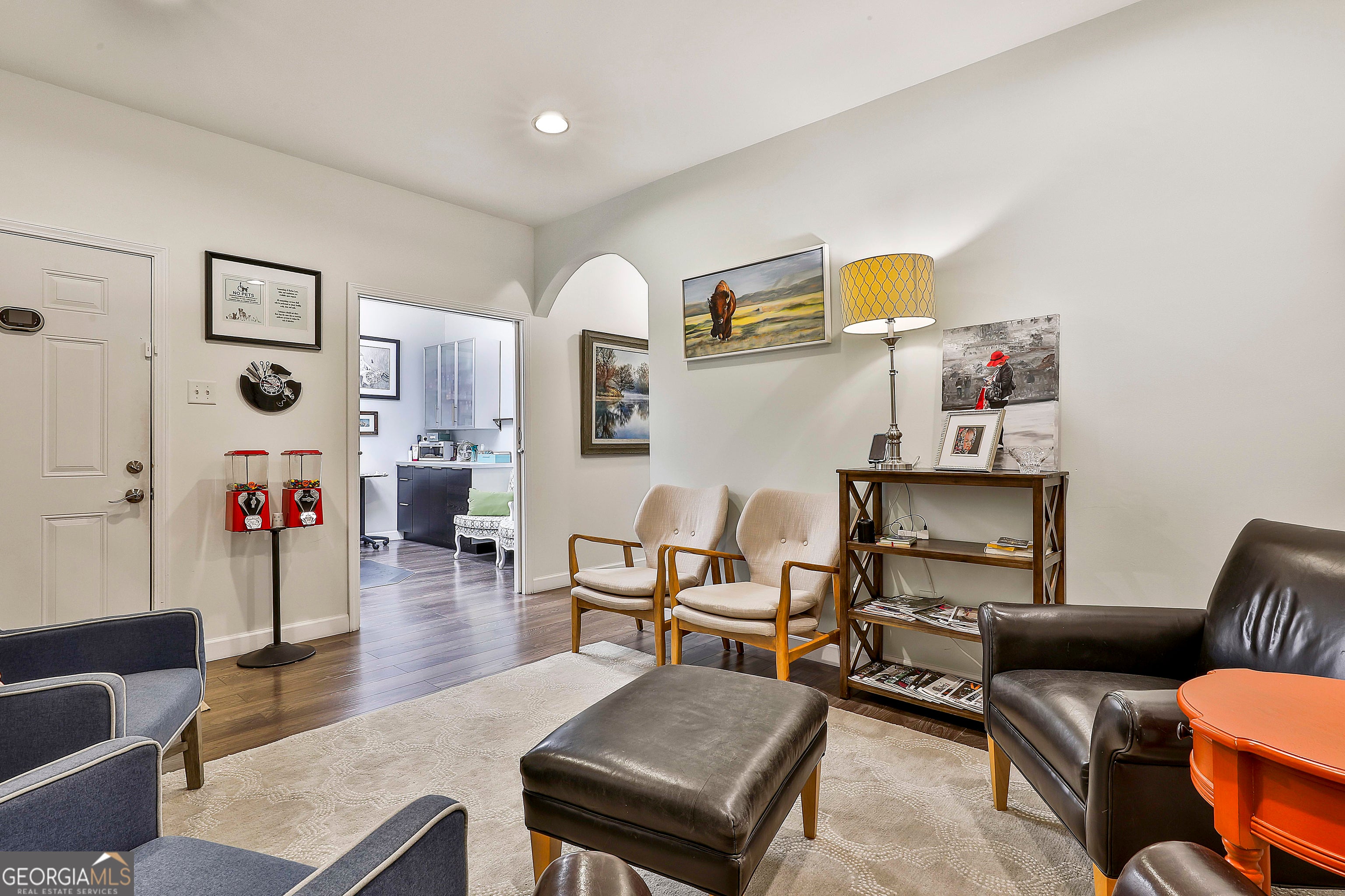 500 W Lanier AVE 201