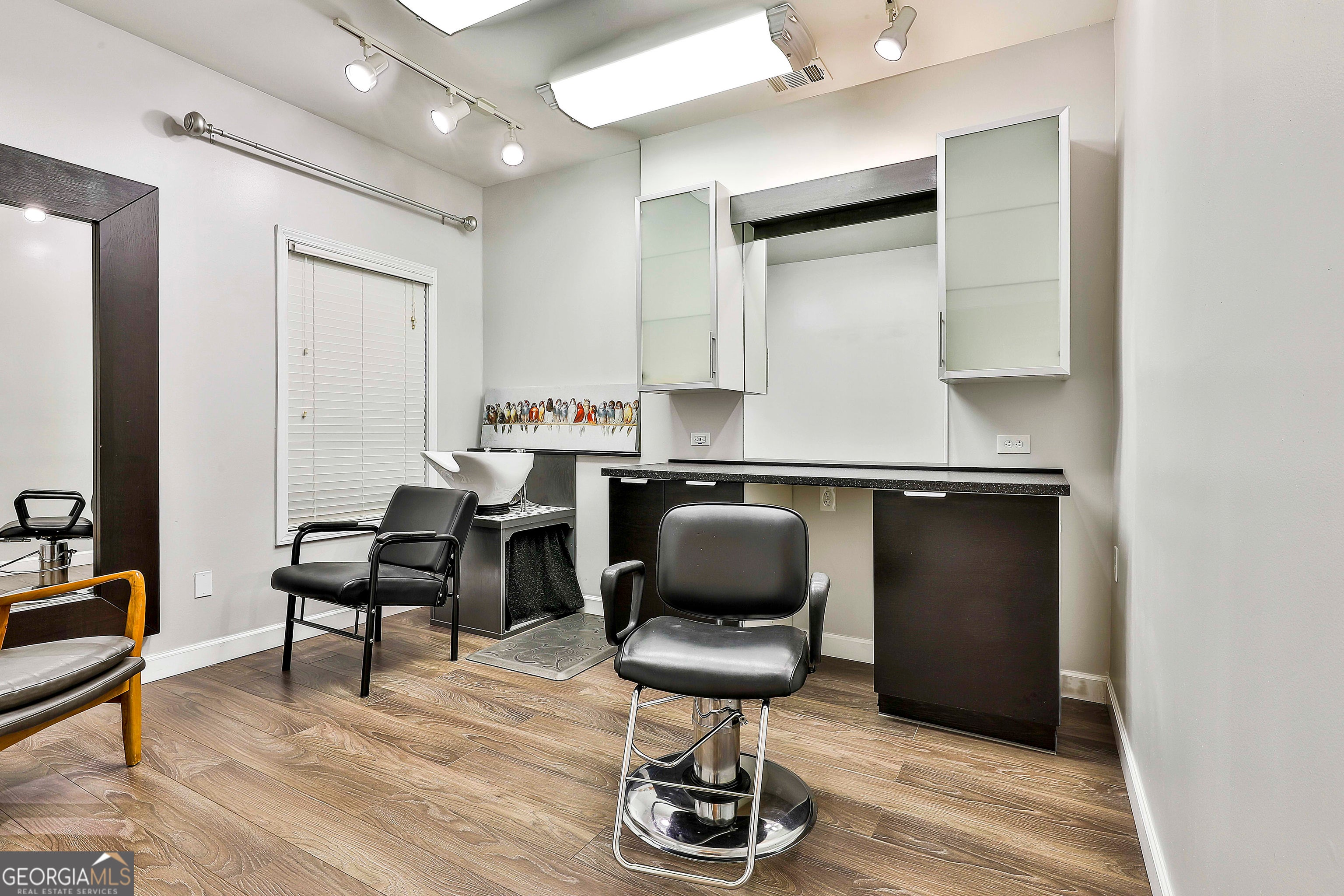 500 W Lanier AVE 201