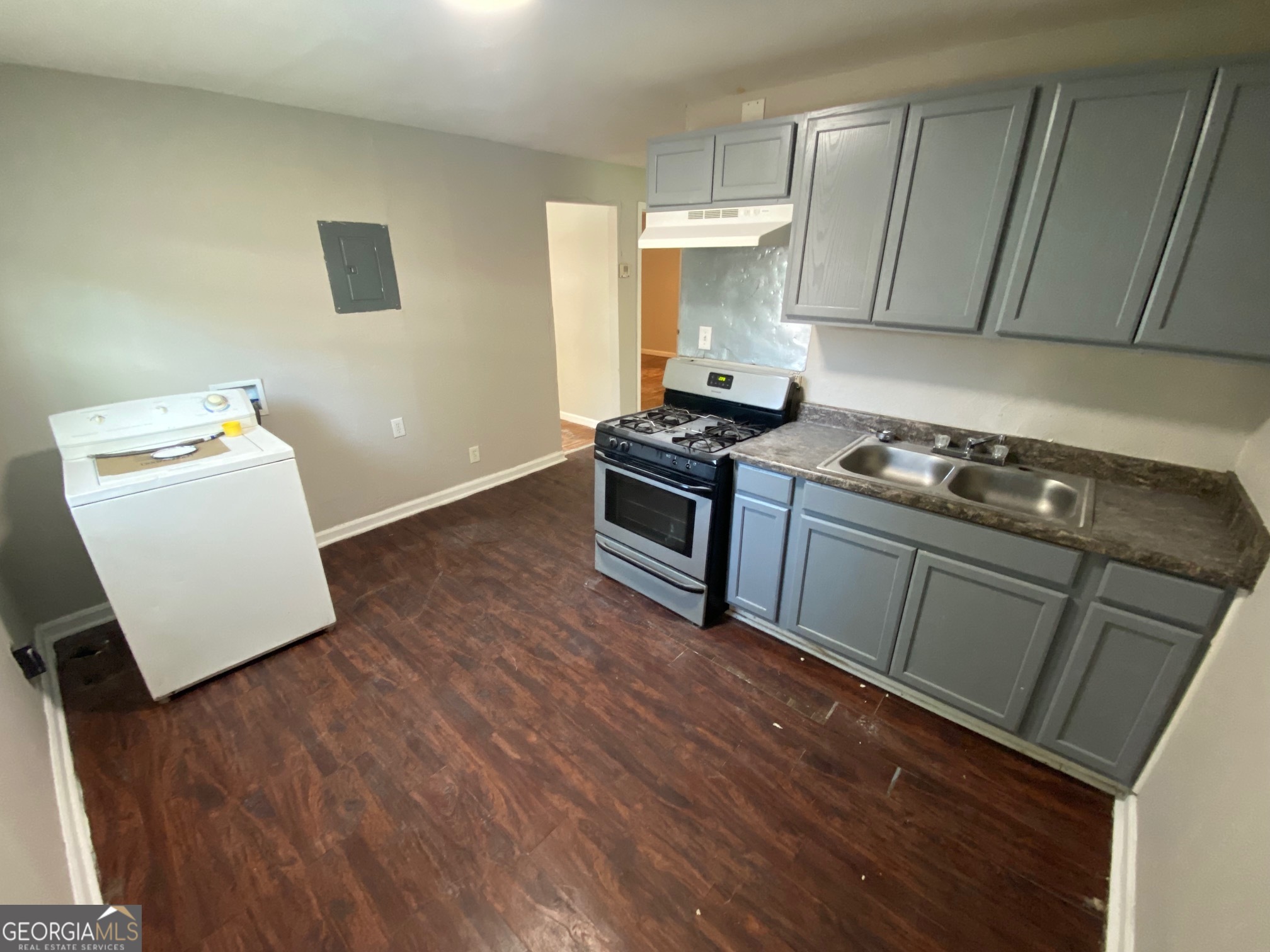 4409 Mikado AVE
