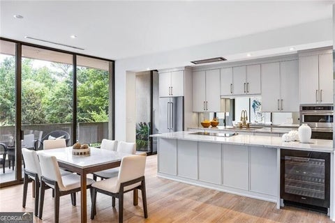 Photo of 2575 Peachtree Road NW #6G, Atlanta, GA 30305 (MLS # 10874467)