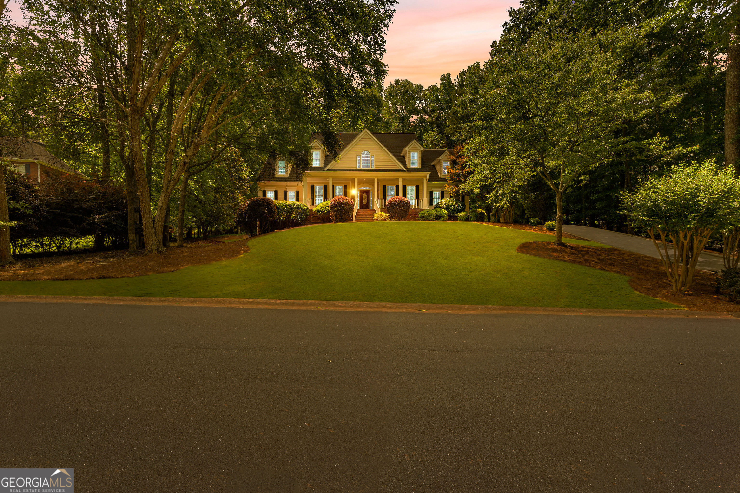 Fayetteville, Georgia 30215, United States, 4 Bedrooms Bedrooms, ,5 BathroomsBathrooms,Residential,Pending,140184