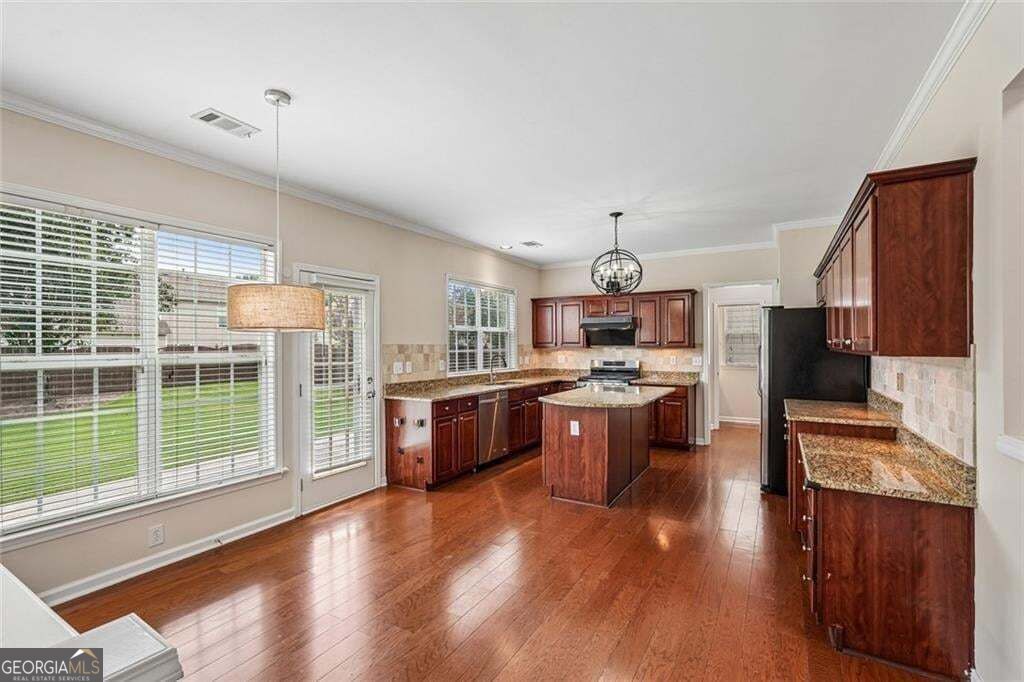 Photo of 8080 Friarbridge Drive, Suwanee, GA 30024 (MLS # 10879972)