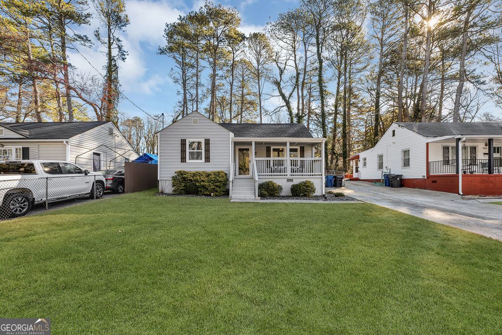 Photo of 2912 Palm Drive, Atlanta, GA 30344 (MLS # 10782129)