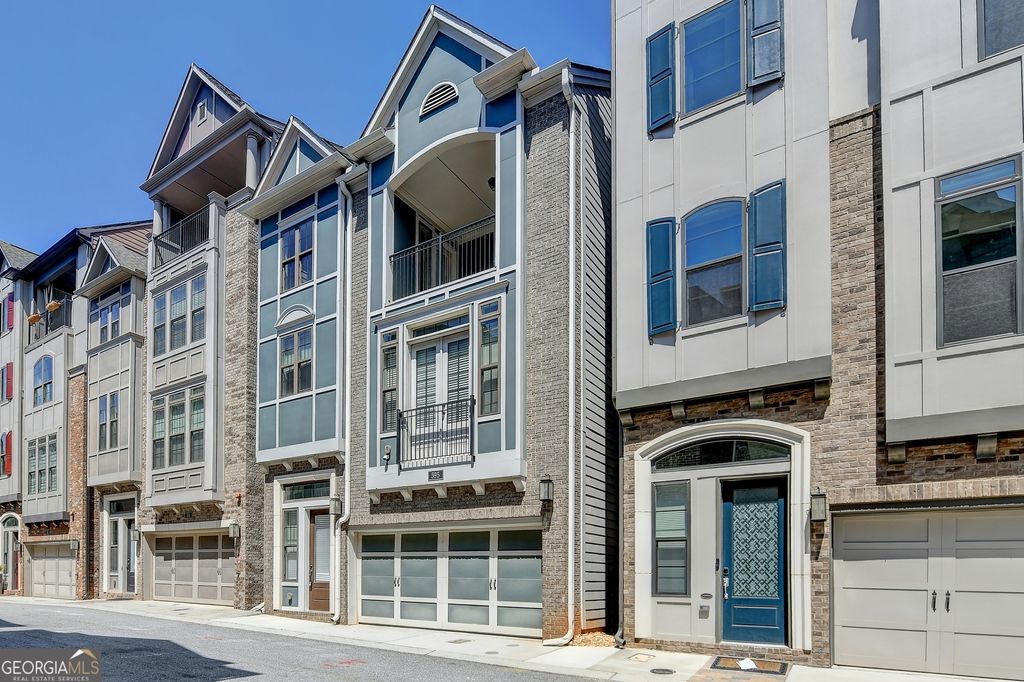 Photo of 595 Broadview Place NE, Atlanta, GA 30324 (MLS # 10700507)