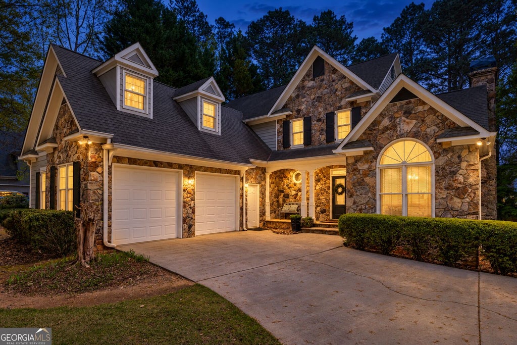 Photo of 22 Shoreline Drive, Newnan, GA 30263 (MLS # 10878261)