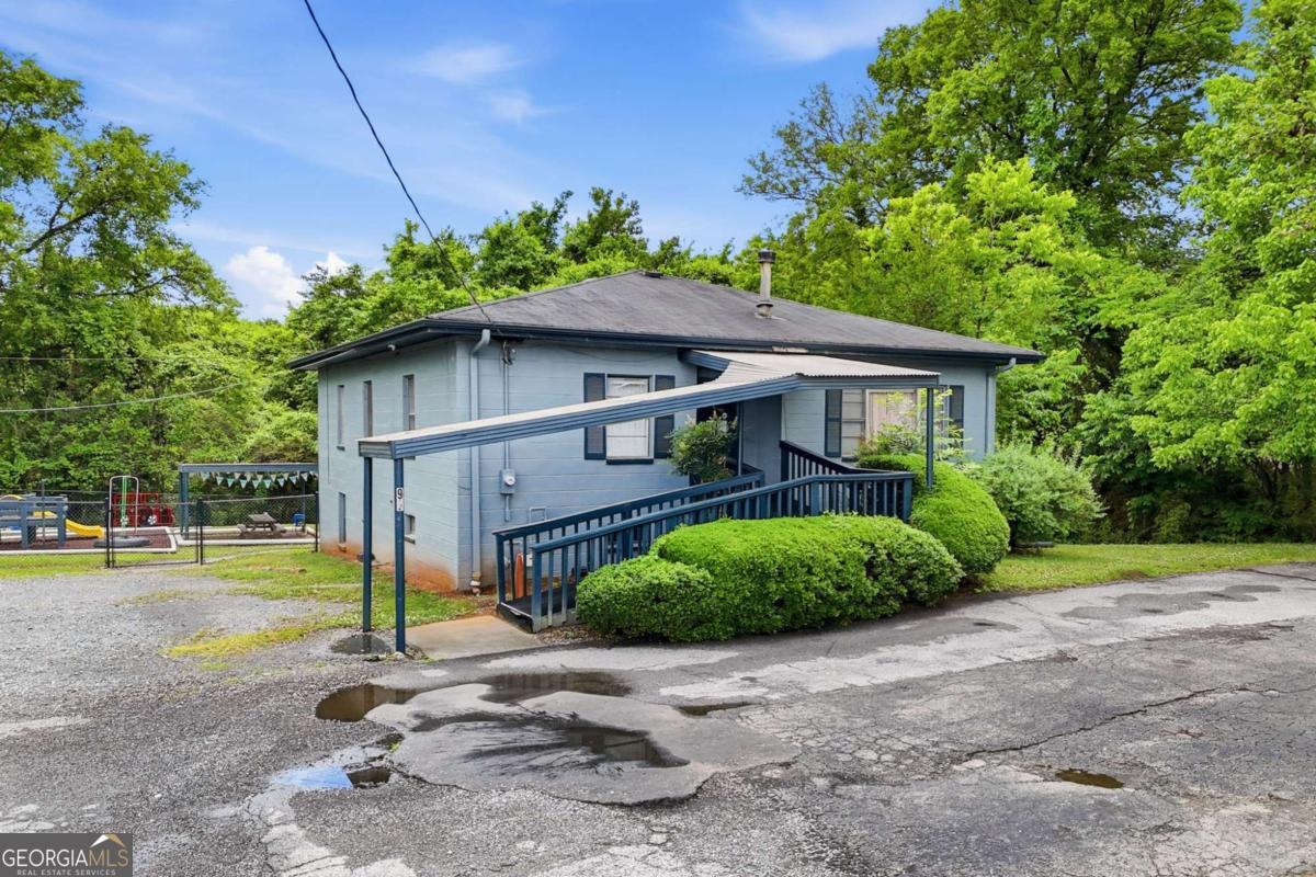 96 W Felton RD