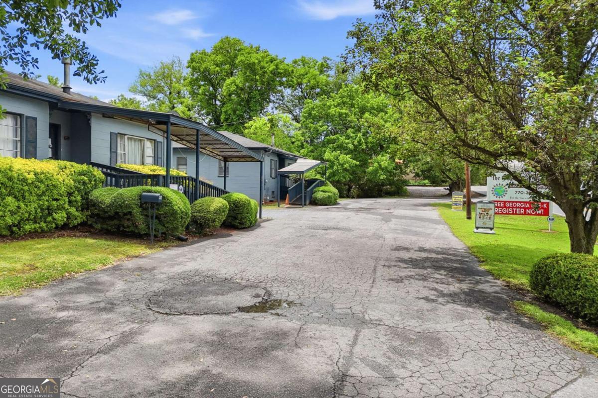 96 W Felton RD