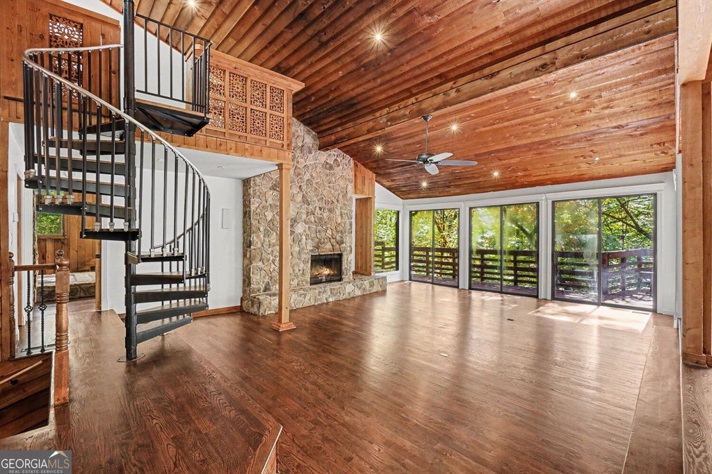 Photo of 3781 Glengarry Way NE, Roswell, GA 30075 (MLS # 10880391)