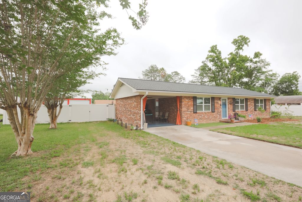 Photo of 106 Beaver Drive, Blackshear, GA 31516 (MLS # 10766099)
