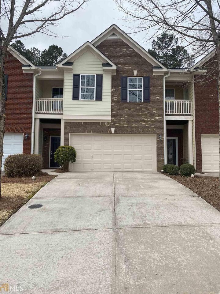 WOW!GORGEOUS FULLY RENOVATED VERY SPACIOUS HOME*NO EXPENSE SPARED IN MAKING THIS THE ABSOLUTE MODEL HOME*NEW INTERIOR PAINT*KITCHEN WITH TILED BACK-SPLASH, QUARTZ COUNTERTOPS & HIGH END S.S. APPLIANCES*UPSTAIRS BATHROOMS WITH NEW TOILETS & NEW QUARTZ TOPS*ALL NEW UPGRADED LIGHT FIXTURES*A MUST SEE!!!