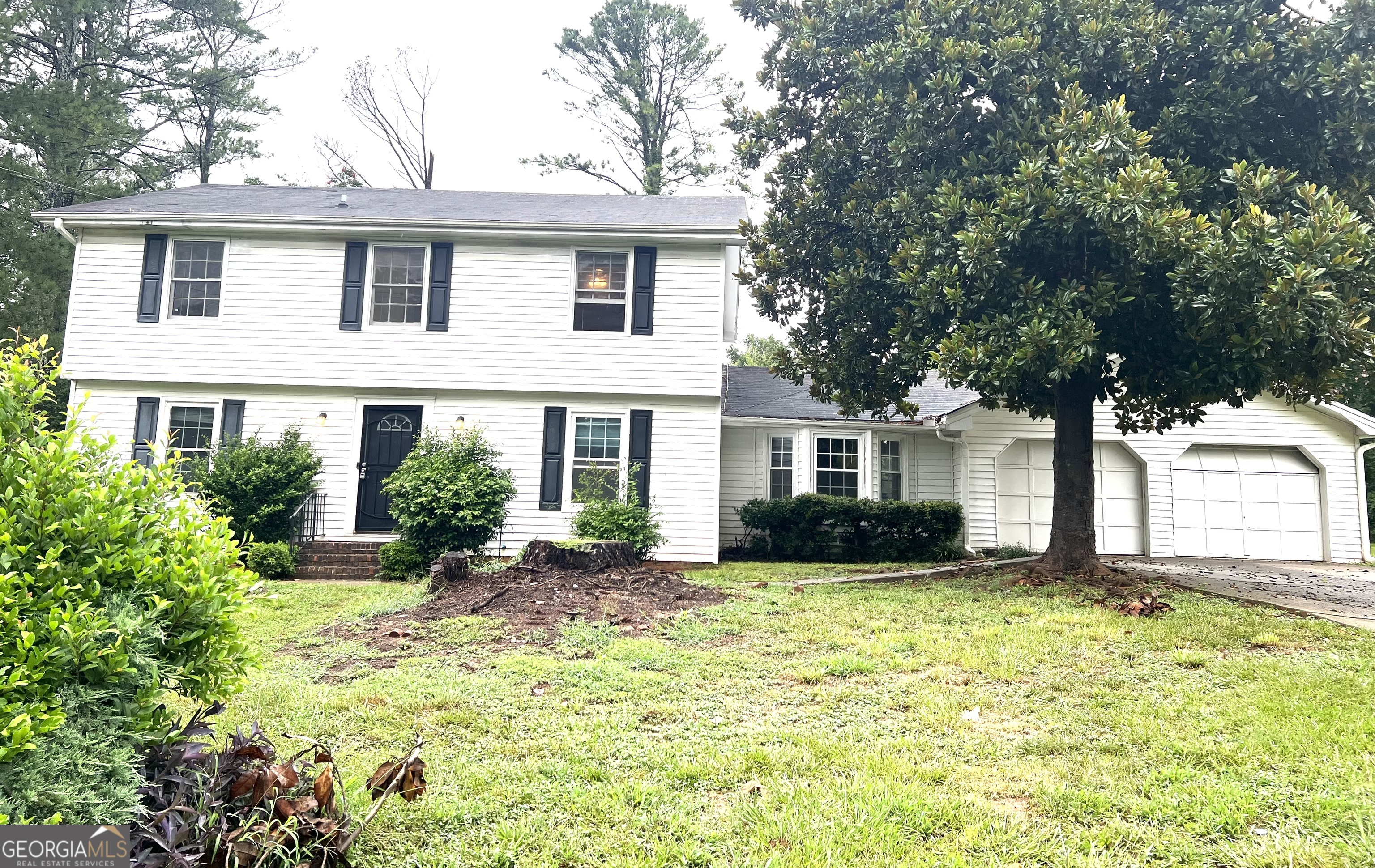 Welcome to this spacious 4-bedroom, 3-bathroom home in the established neighborhood of Stone Mountain. Boasting 2,381sqft of living space, this classic home, built in 1971, offers plenty of room for comfortable living and entertaining. Featuring generously sized bedrooms and easy flow between living, dining, and kitchen areas. The property includes both formal and informal spaces, ideal for gatherings. Close to highways and dining.