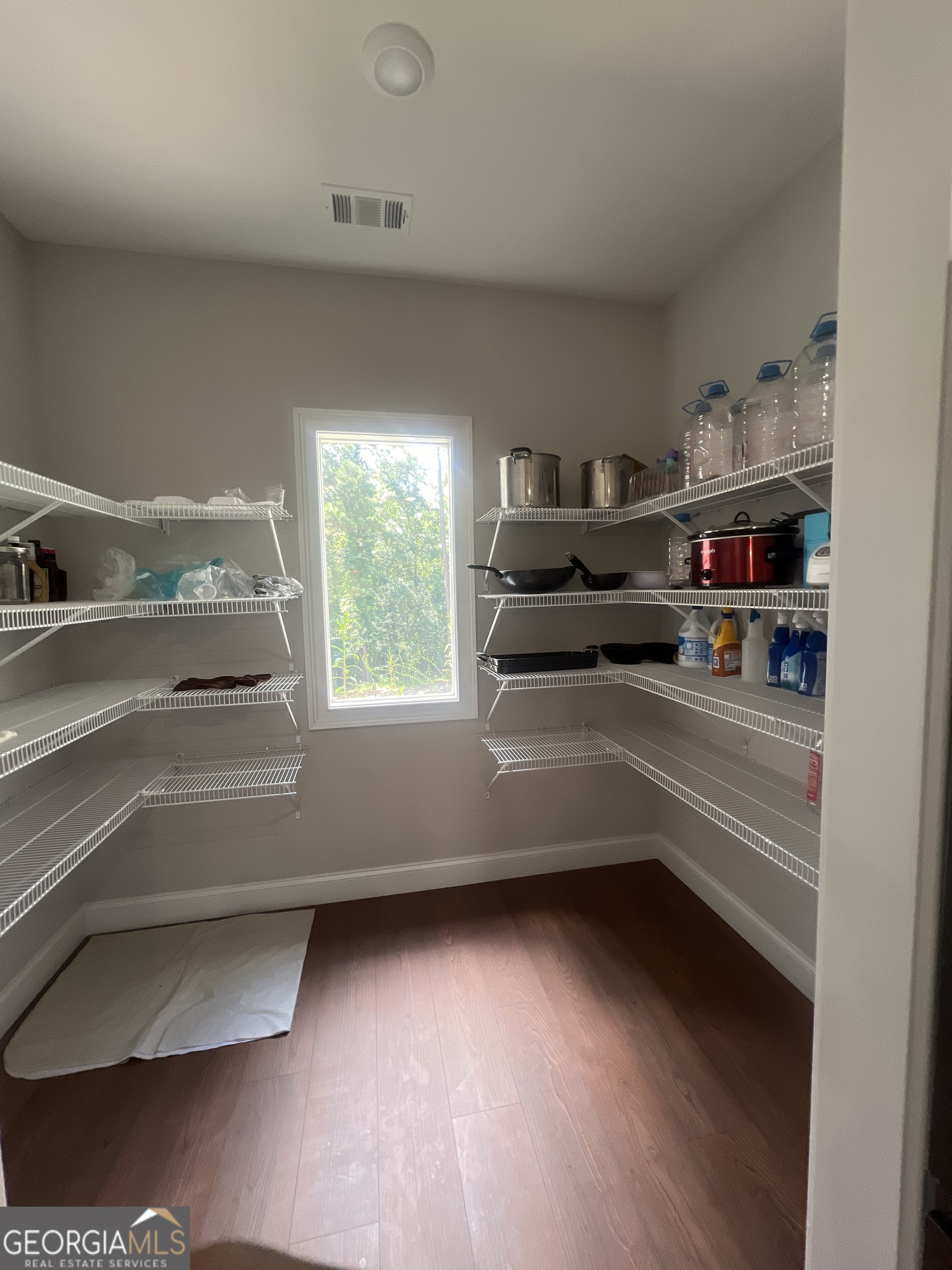 175 River Forest DR