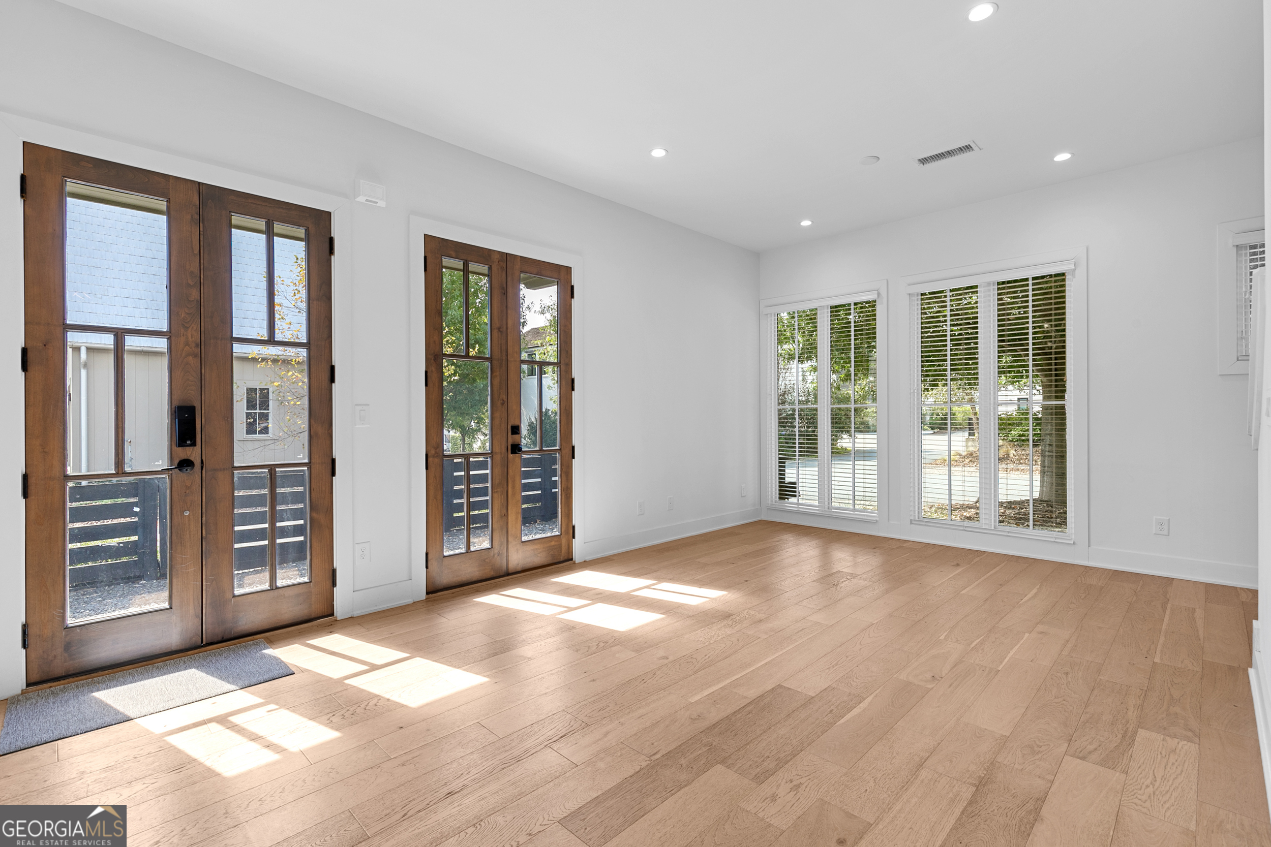 Fayetteville, Georgia 30214, United States, 2 Bedrooms Bedrooms, ,3 BathroomsBathrooms,Residential,Active,232566