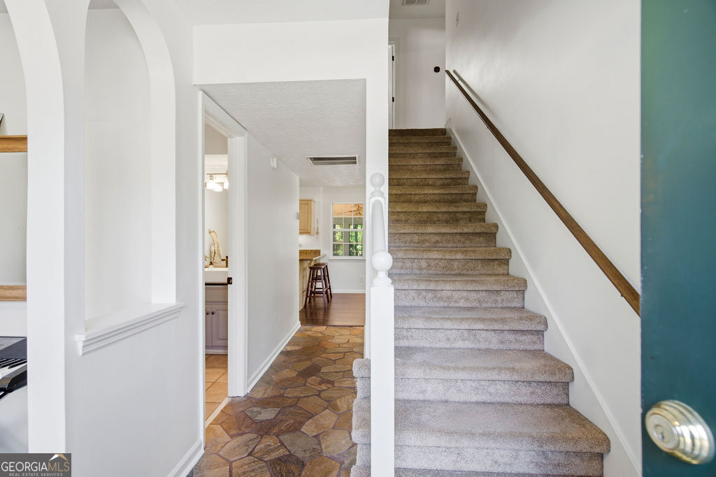 57 Biltmore CIR