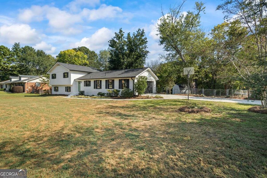 Photo of 2826 Alamo Place, Snellville, GA 30078 (MLS # 10653500)