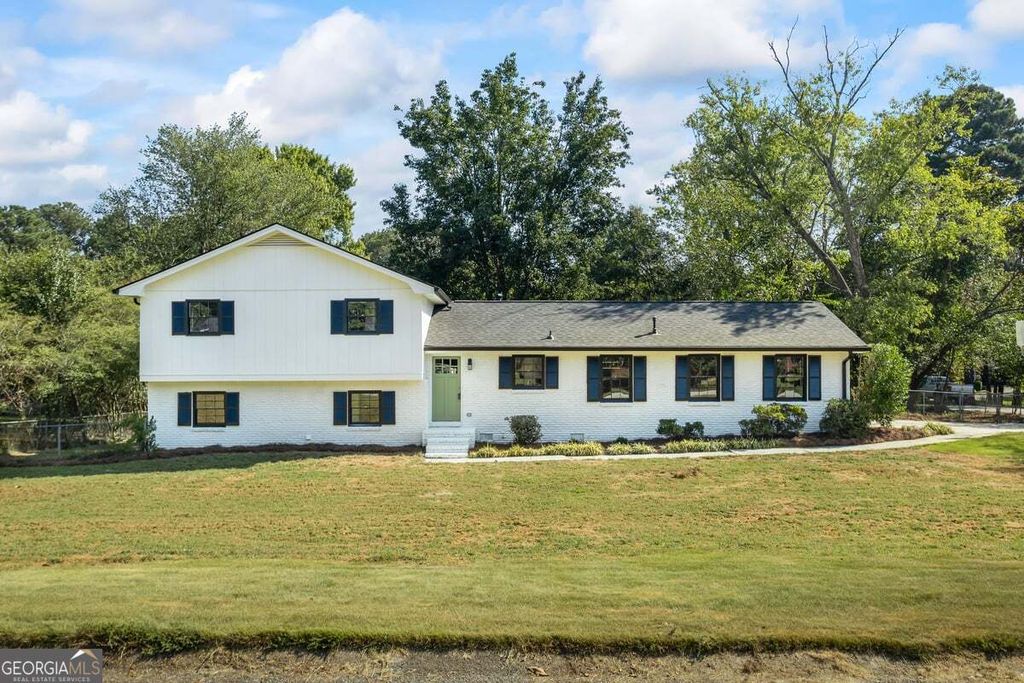 Photo of 2826 Alamo Place, Snellville, GA 30078 (MLS # 10653500)