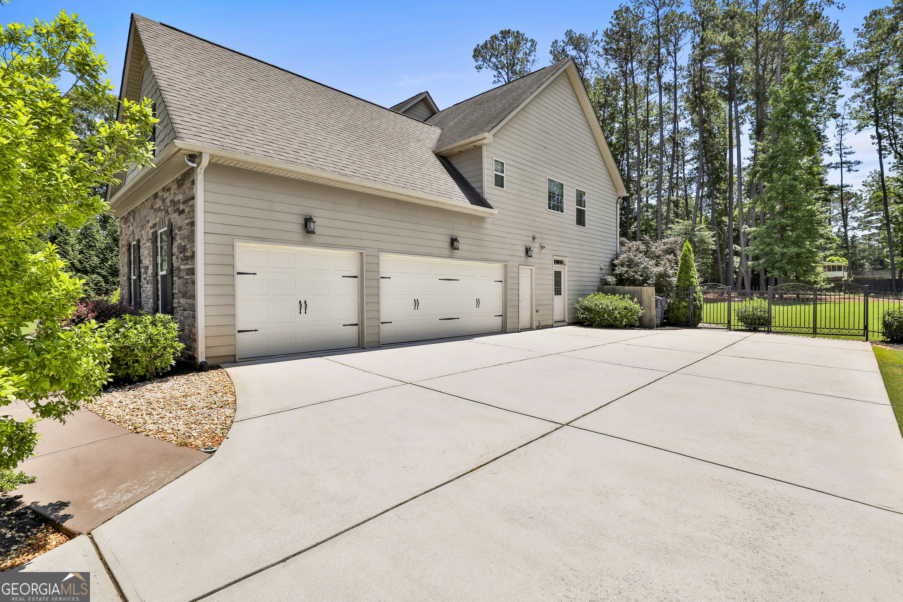 Peachtree City, Georgia 30269, United States, 6 Bedrooms Bedrooms, ,4 BathroomsBathrooms,Residential,Active,133593