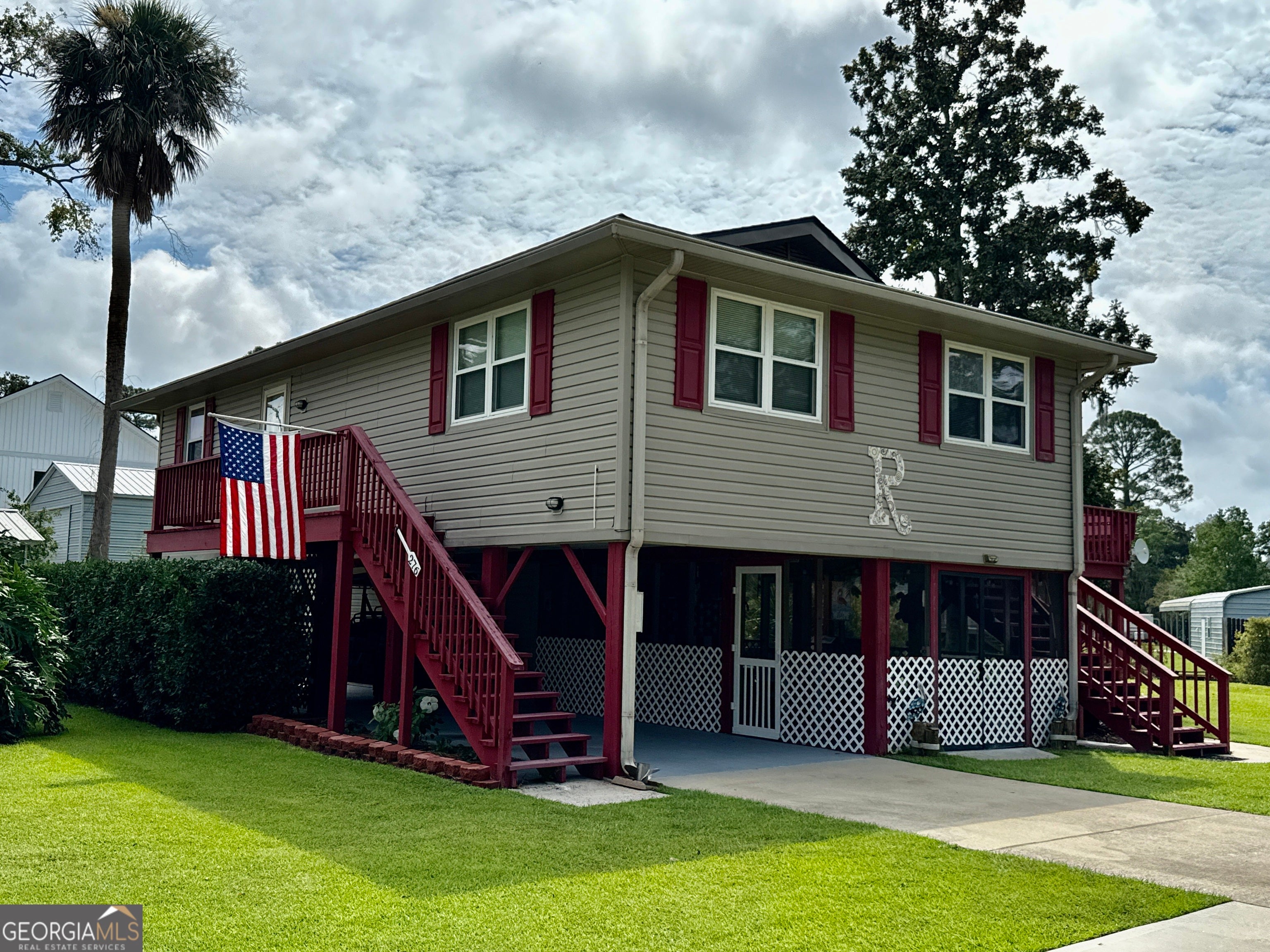 276 Circle DR