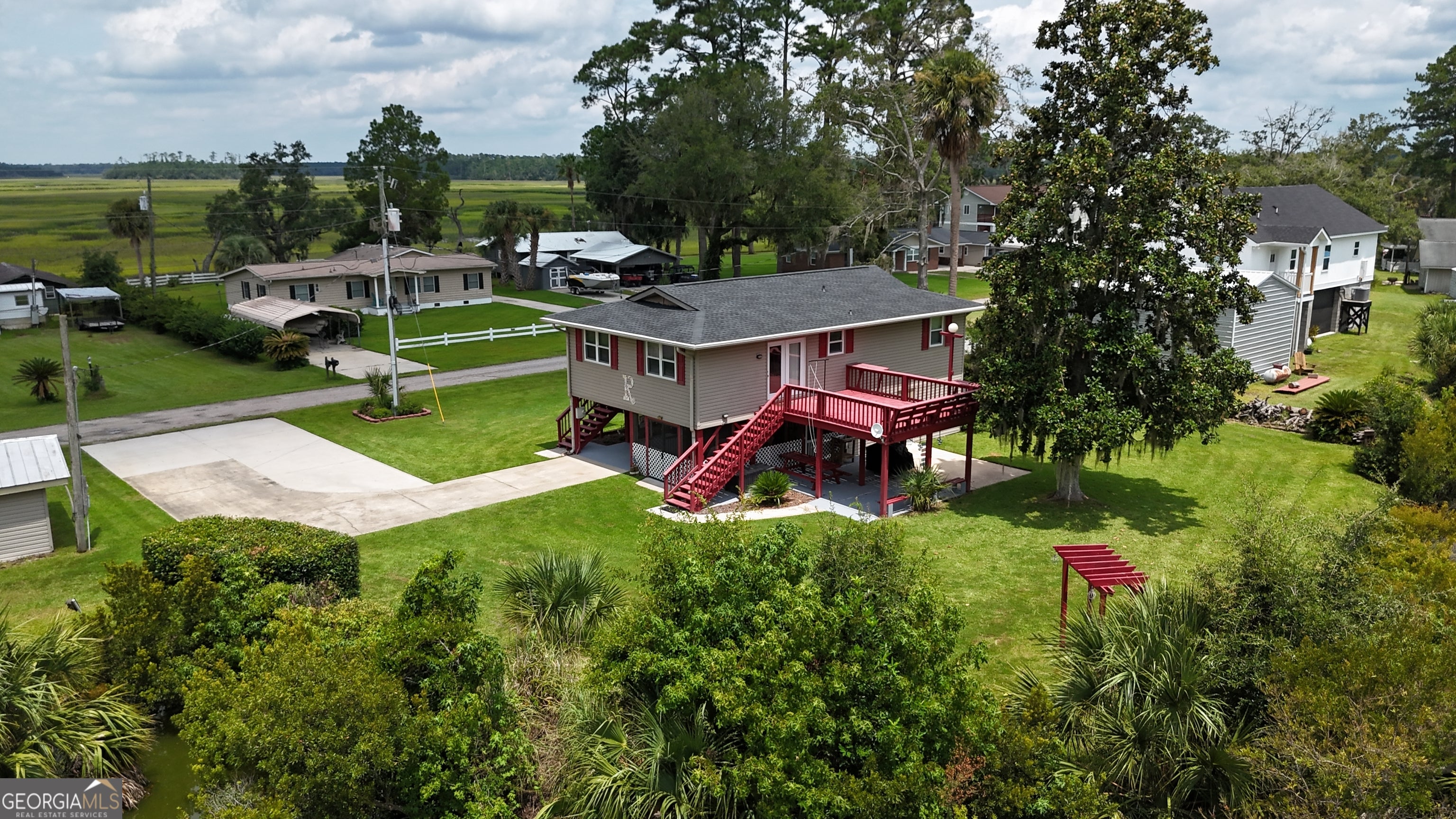 276 Circle DR