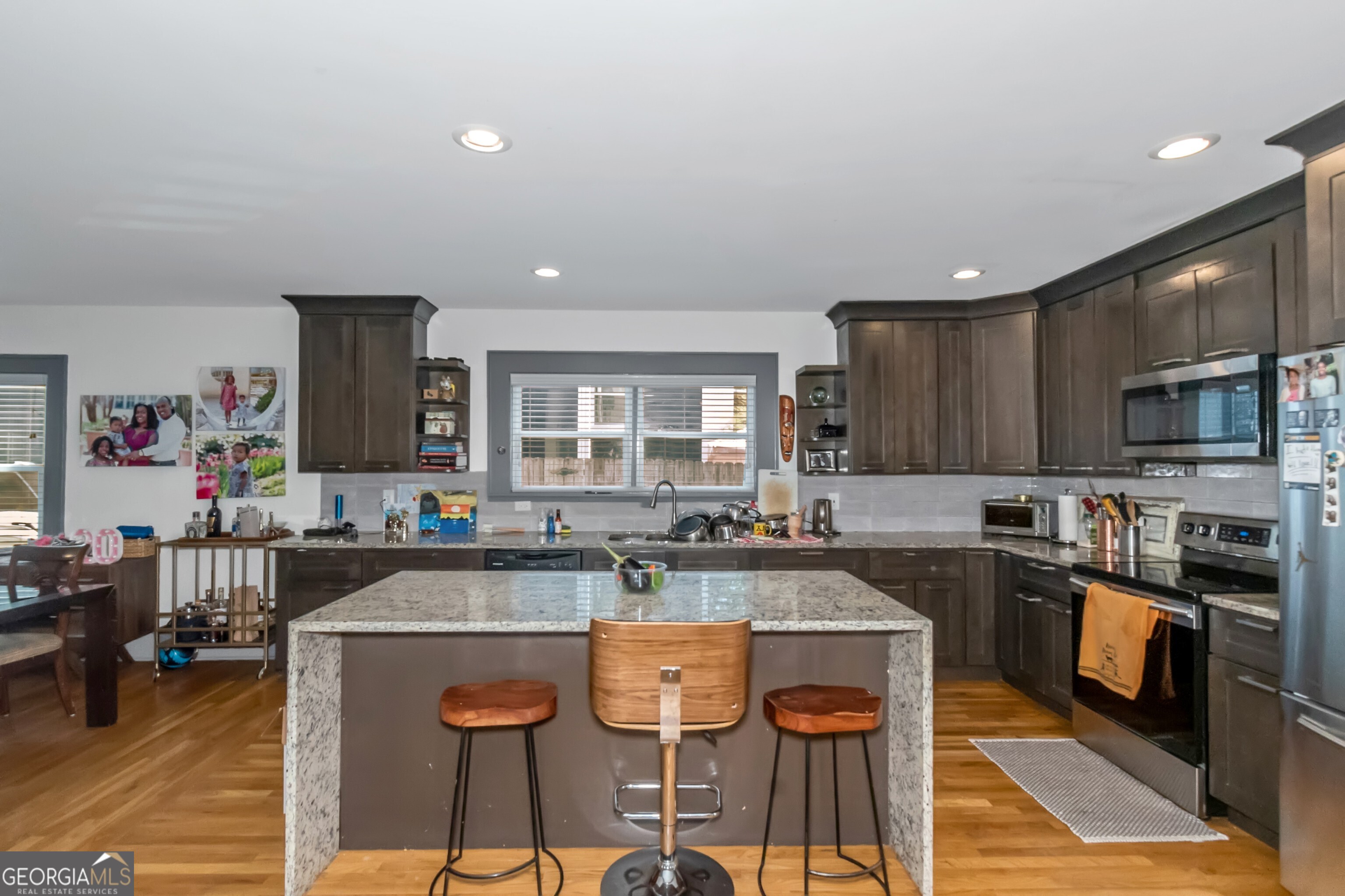 Atlanta, Georgia 30311, United States, 5 Bedrooms Bedrooms, ,4 BathroomsBathrooms,Residential,Active,40254