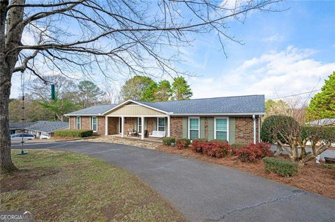 Photo of 136 Meadow Lane, Calhoun, GA 30701 (MLS # 10706504)