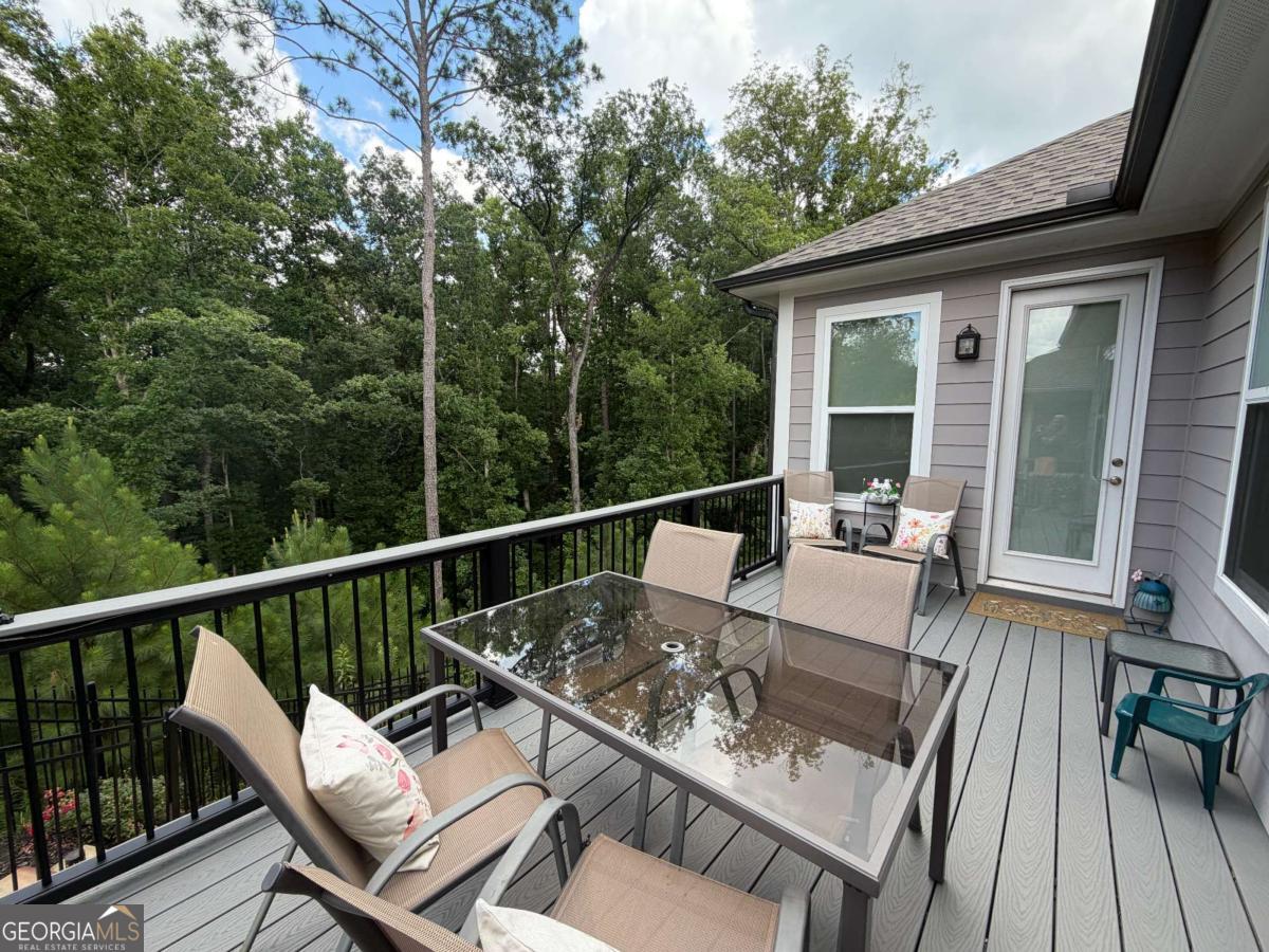 308 Carriage Glen LN