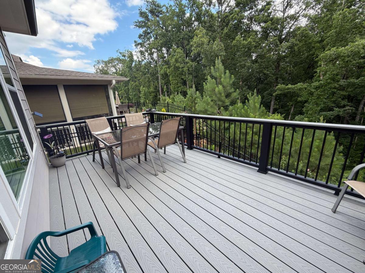 308 Carriage Glen LN