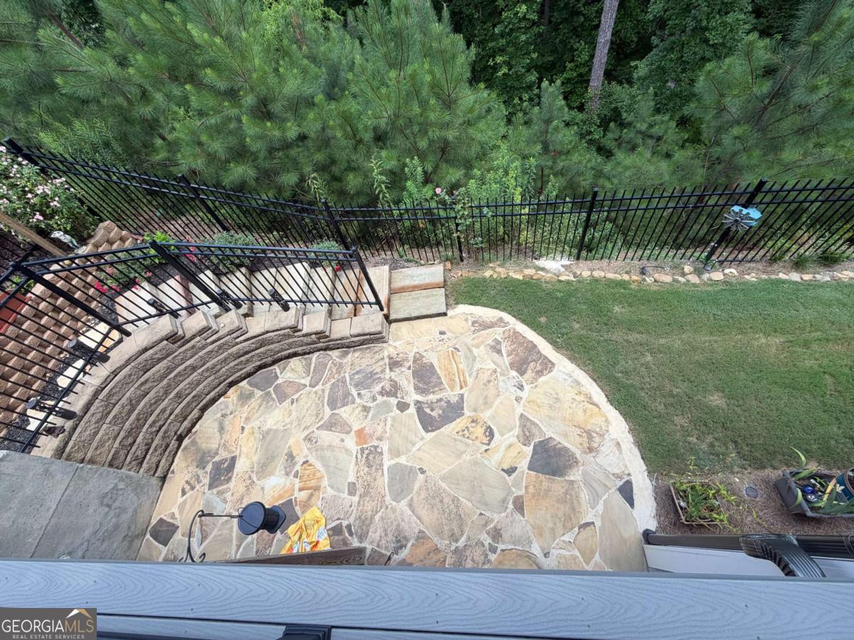 308 Carriage Glen LN