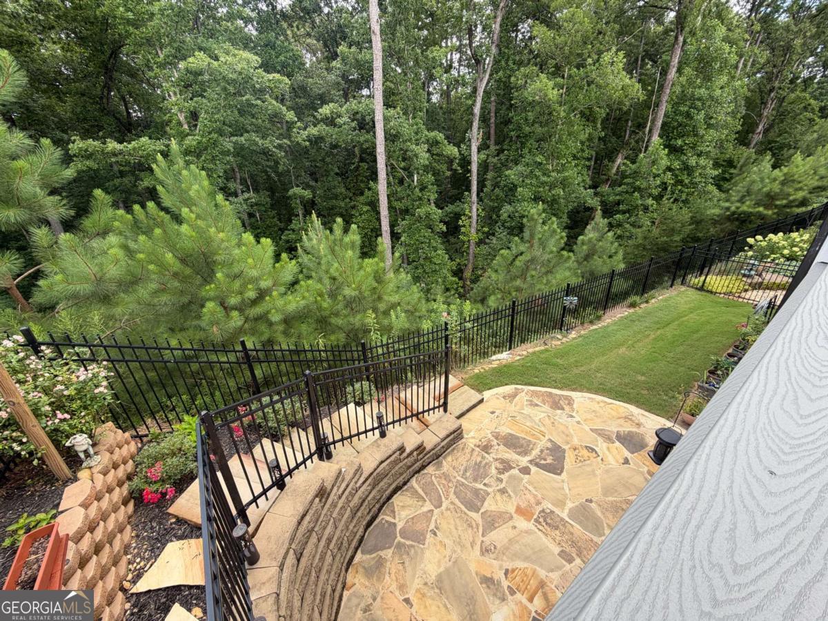 308 Carriage Glen LN