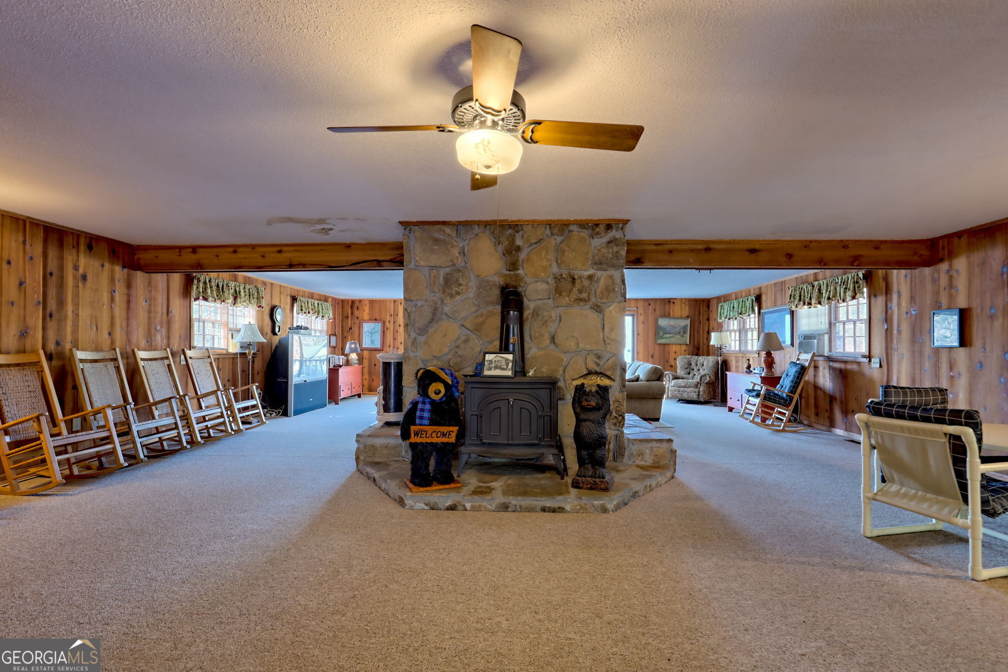 Tiger, Georgia 30576, United States, 4 Bedrooms Bedrooms, ,2 BathroomsBathrooms,Residential,Active,133132