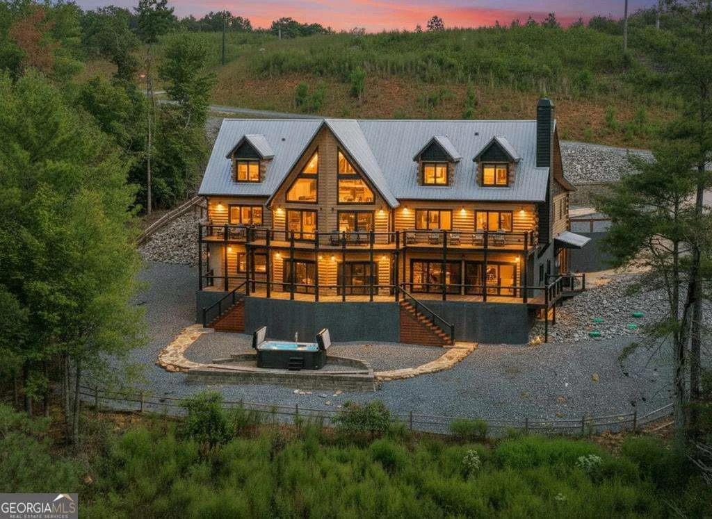 566 Canoe Point