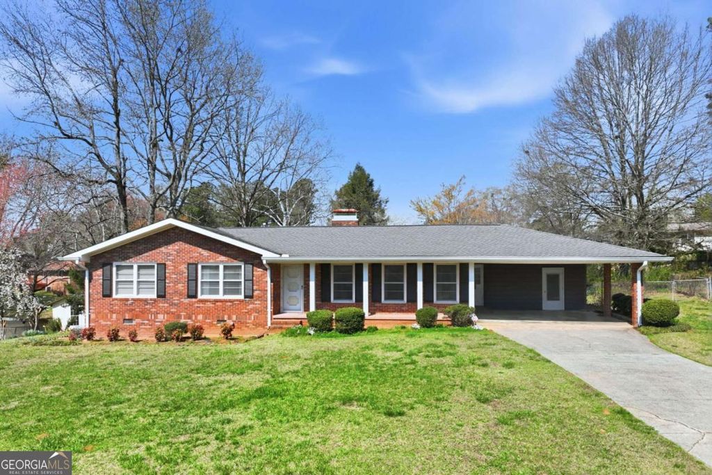 Photo of 3024 Saint Charles Avenue, Gainesville, GA 30504 (MLS # 10716180)