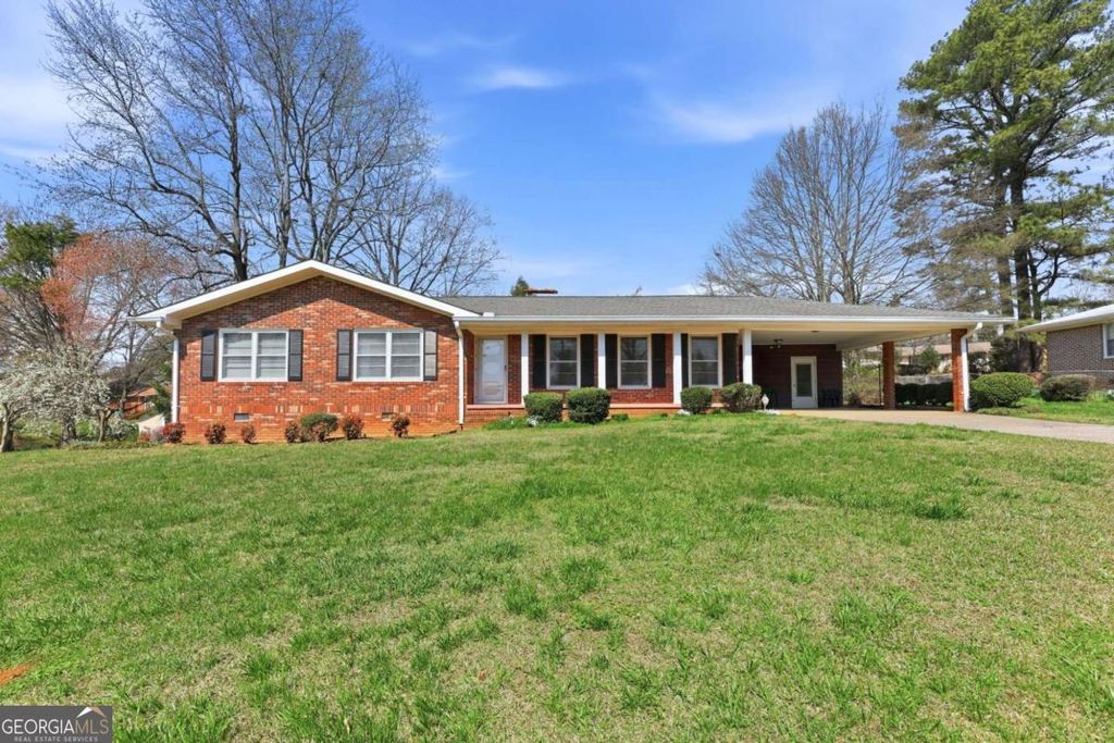Photo of 3024 Saint Charles Avenue, Gainesville, GA 30504 (MLS # 10716180)