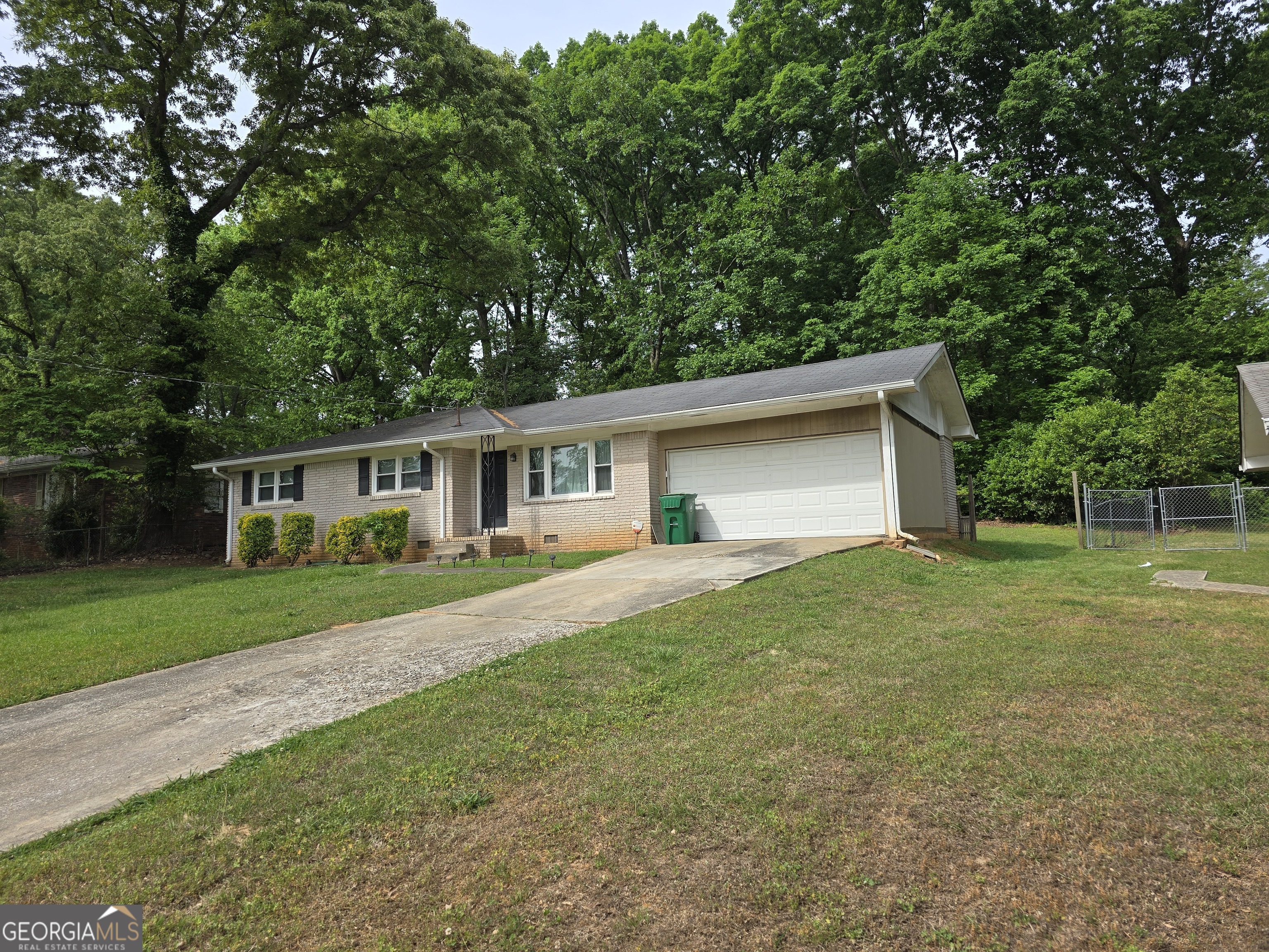 2717 Hutch DR