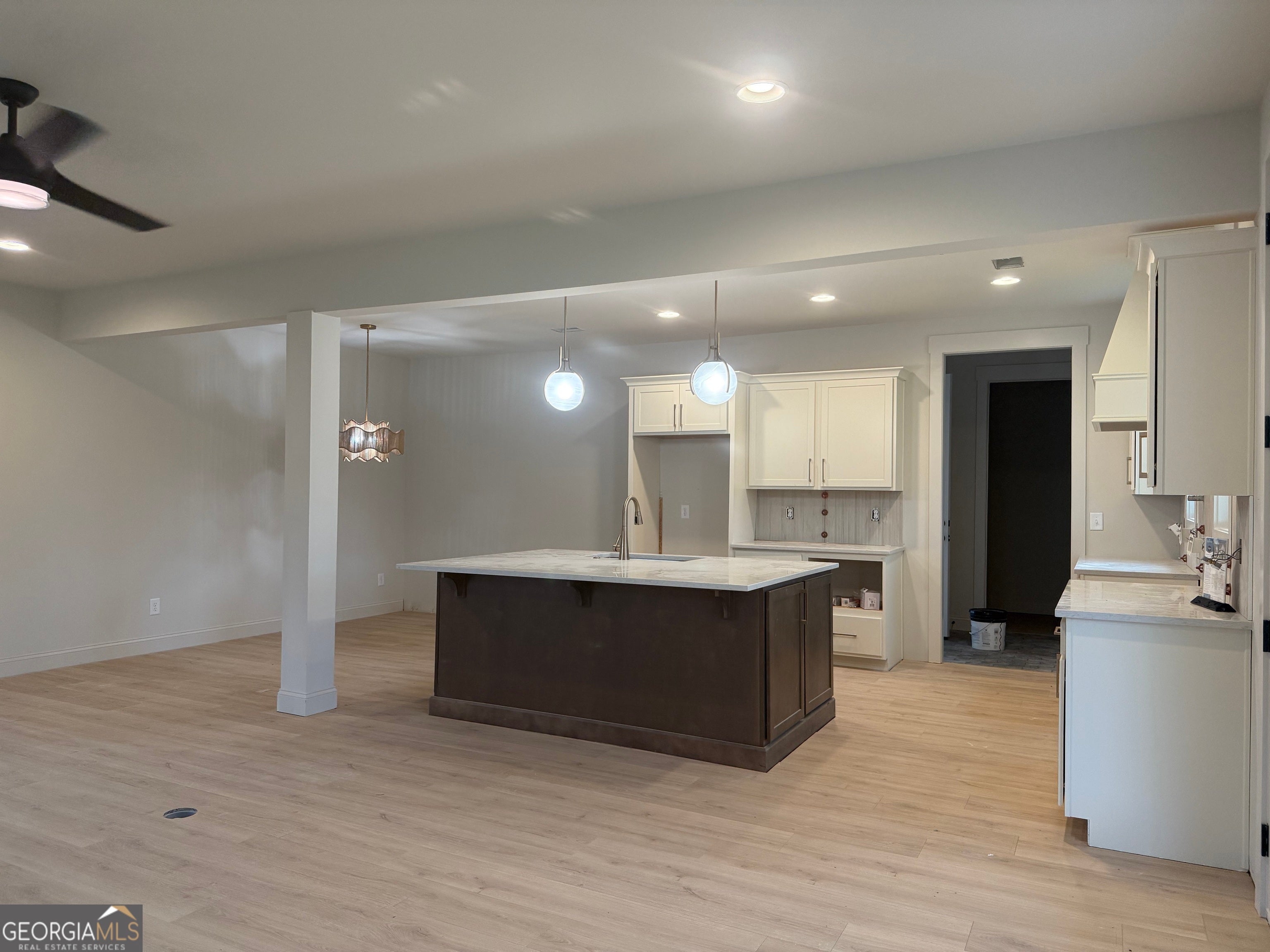 1111 Madison Hills DR
