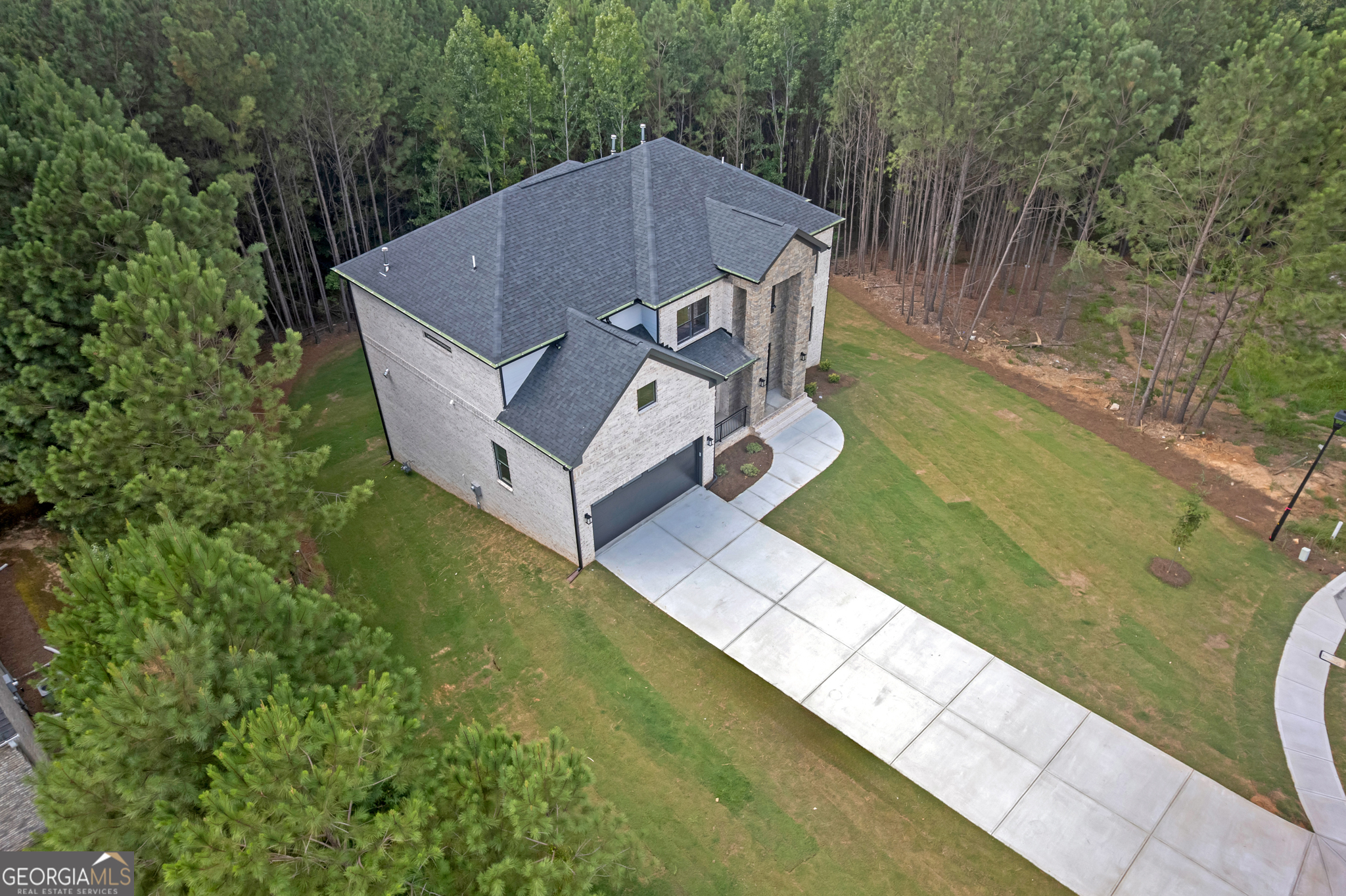 225 Valerie CIR