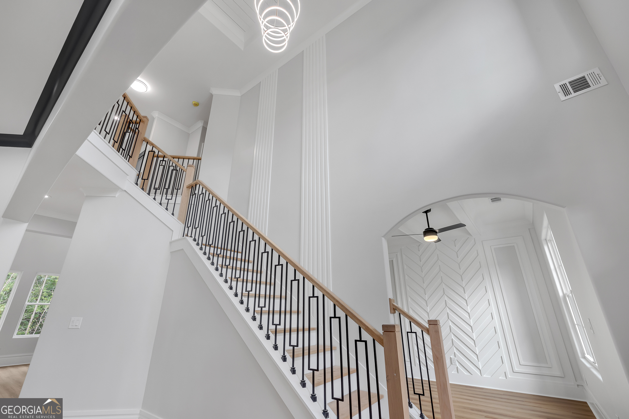 225 Valerie CIR