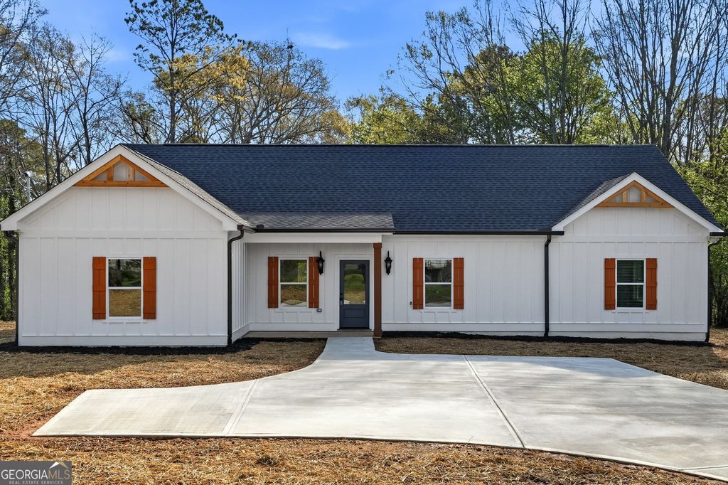 Photo of 12 Sixth St, Griffin, GA 30223 (MLS # 10759033)