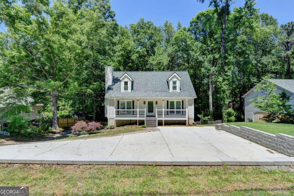 Photo of 1530 Plunketts Road, Buford, GA 30519 (MLS # 10761766)