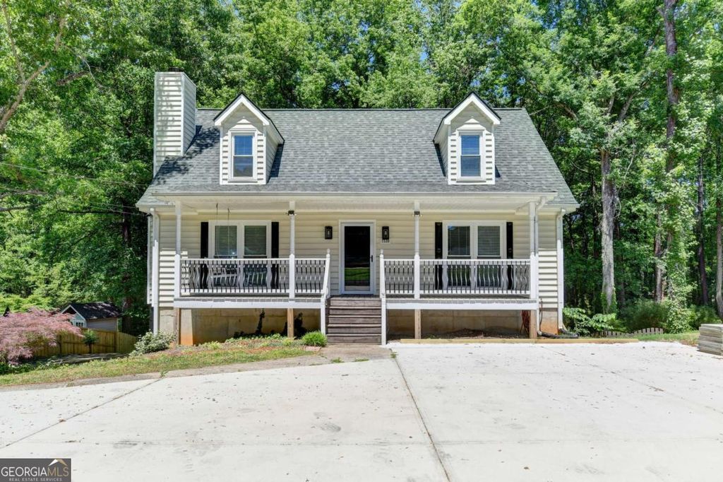 Photo of 1530 Plunketts Road, Buford, GA 30519 (MLS # 10761766)